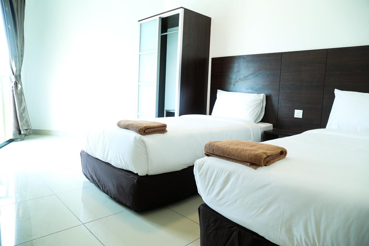 Marina Heights Resort Lumut Exterior photo
