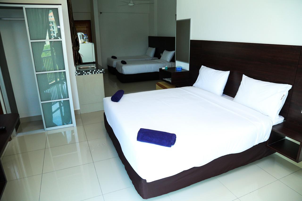 Marina Heights Resort Lumut Exterior photo