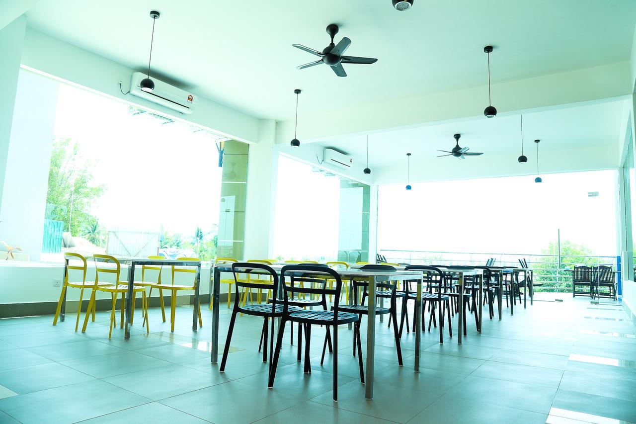 Marina Heights Resort Lumut Exterior photo