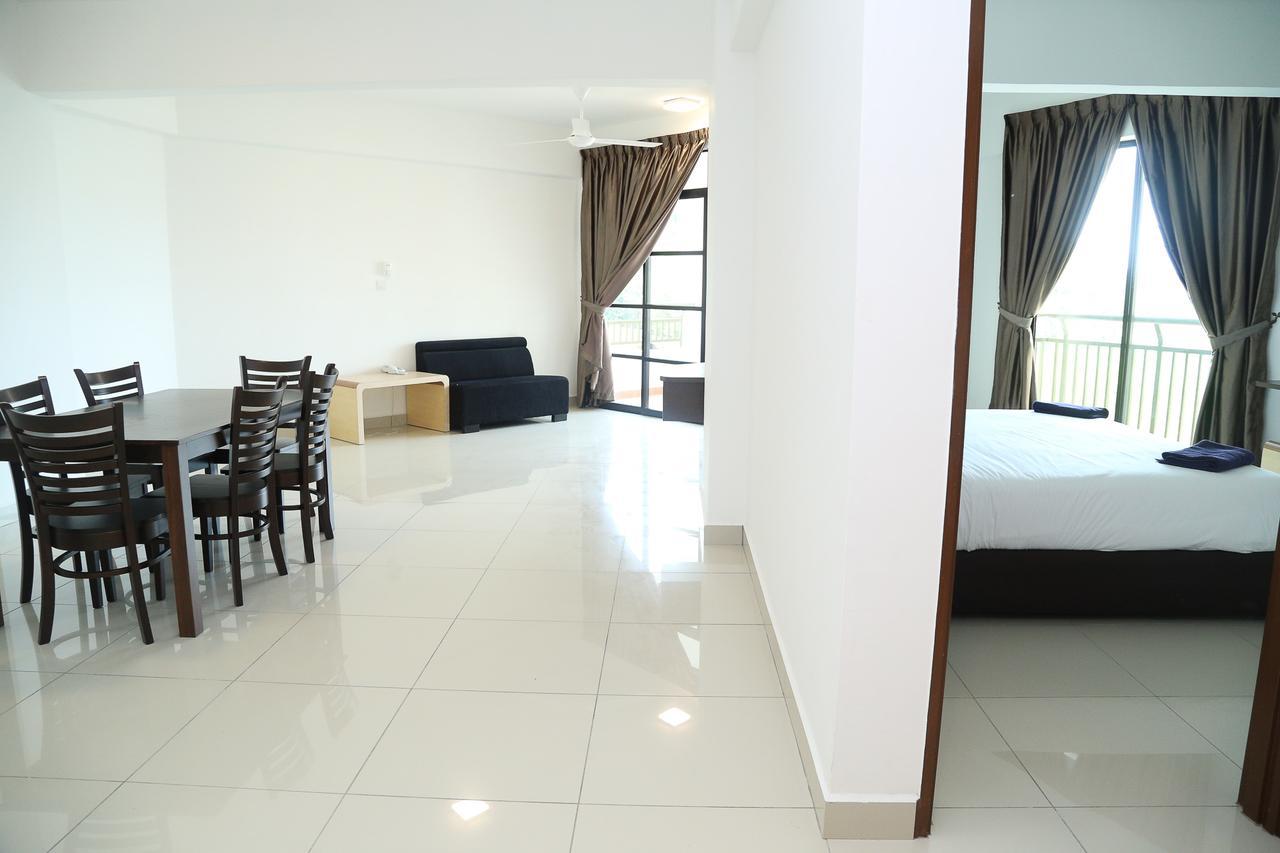 Marina Heights Resort Lumut Exterior photo