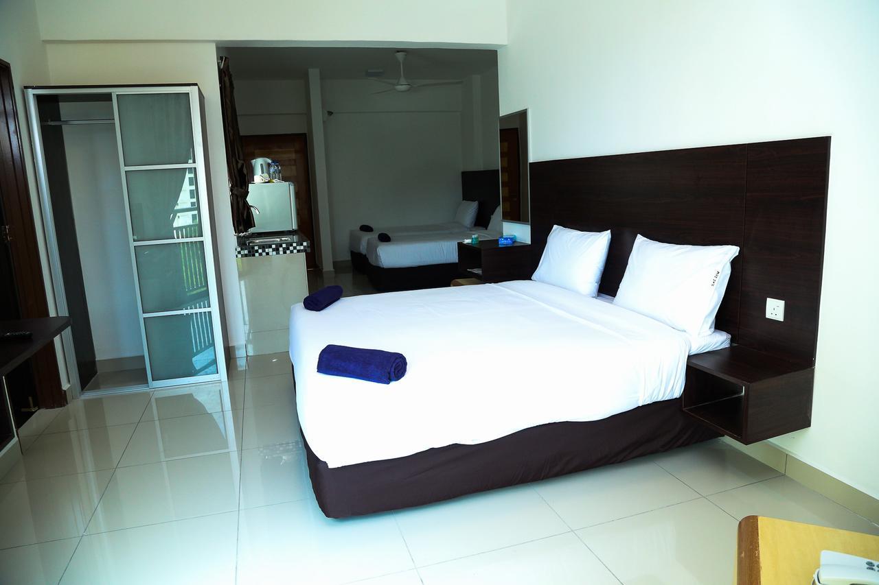 Marina Heights Resort Lumut Exterior photo
